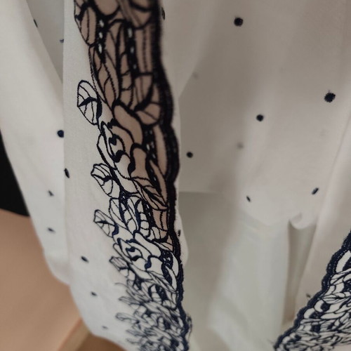 Vintage white dress with blue roses, like new, sizes L to XXL