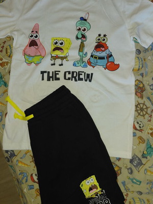 Μακό σετ καλοκαιρινό SpongeBob μεταχειρισμένο, κοντομάνικο μπλουζάκι και σορτσάκι