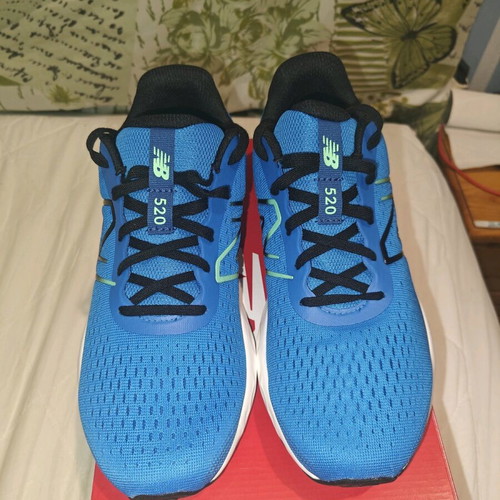New Balance 520 v8 athletic shoes new, white and blue, size 43