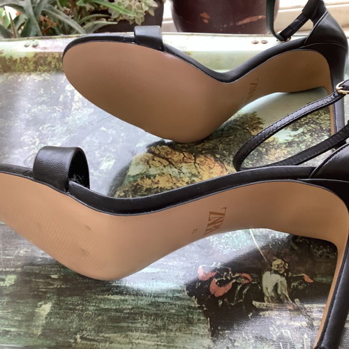 Zara сандали обувки нови, размери 40 и 41, черни