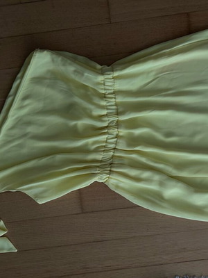 Toi&Moi dress yellow like new, size M
