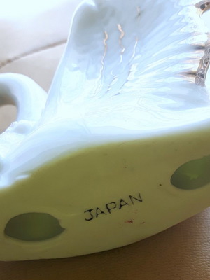 Κύκνος πορσελάνης μεταχειρισμένος, made in Japan 1960, λευκός με χρυσές πινελιές