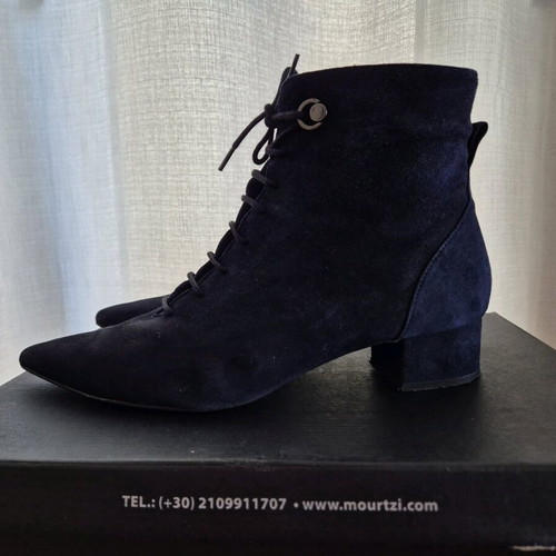 Blue suede Mourtzi ankle boots no.39 like new with low heel