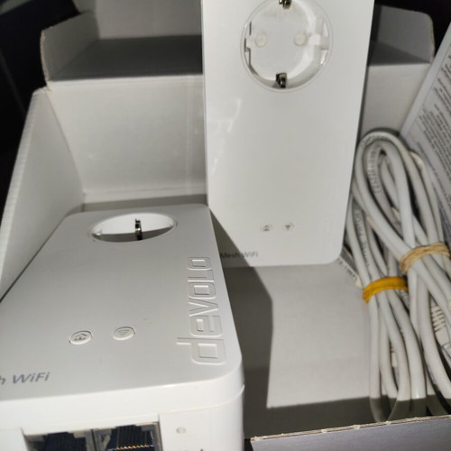 Devolo Mesh WiFi 2 powerlines like new with 2 LAN ports each