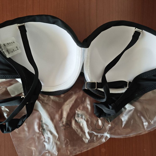 Bikini top size M black with padding and removable straps