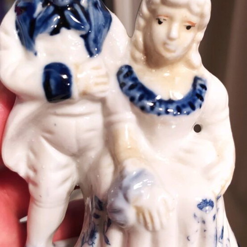 Porcelain decorative couples like new, set of two pieces