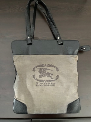 Burberry дамска чанта за рамо употребявана, бежова и кафява с кожа
