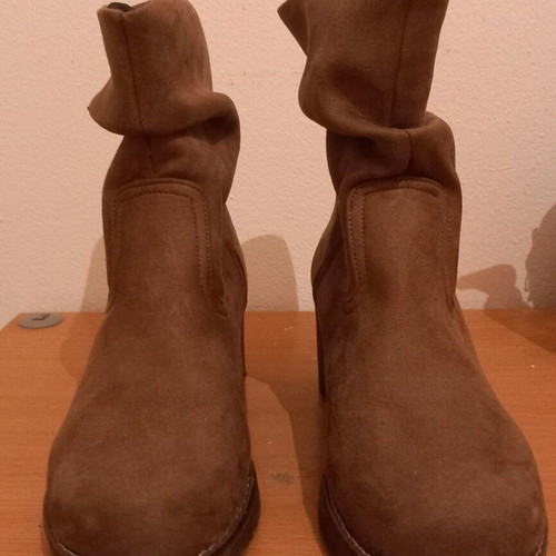 Boots size 38 brown with leather lining like new