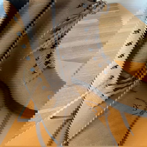 Μποτάκια Tods καινούργια, μπεζ, μέγεθος 43