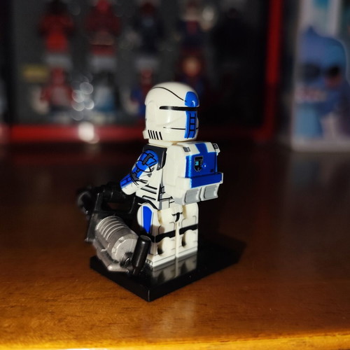 Voca (Delta Squad) Star Wars figure with base and accessories