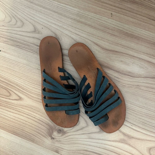 Leather sandal petrol color used, size 38