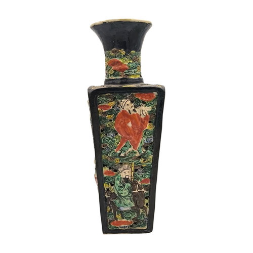 Chinese Porcelain Famille Noire Vase like new, Qing Dynasty