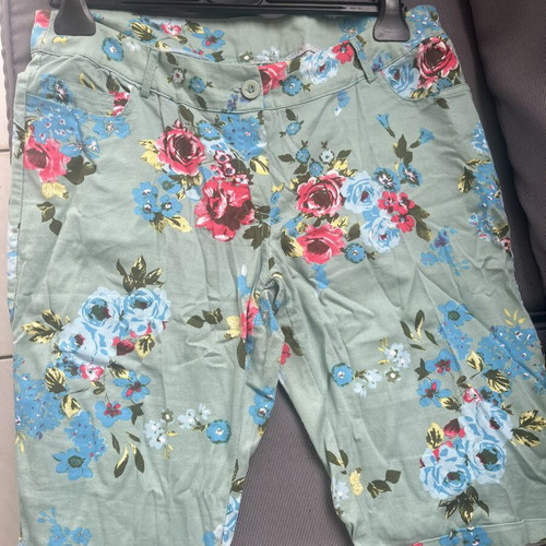Women's cotton bermuda shorts large mint floral like new