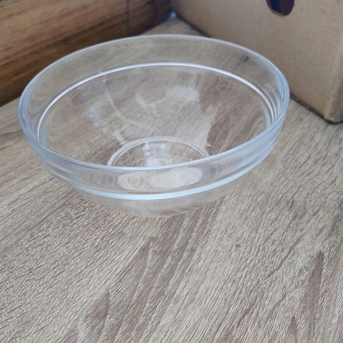 Glass multipurpose container like new, 17 cm diameter, 7.6 cm height
