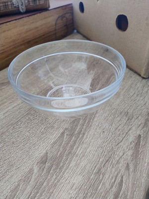 Glass multipurpose container like new, 17 cm diameter, 7.6 cm height