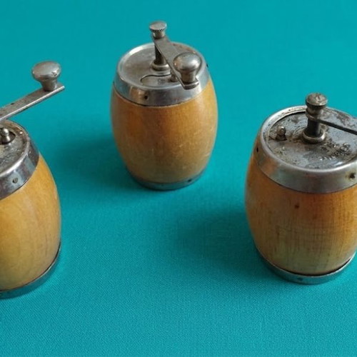 Vintage spice grinder GARANTIE B.O