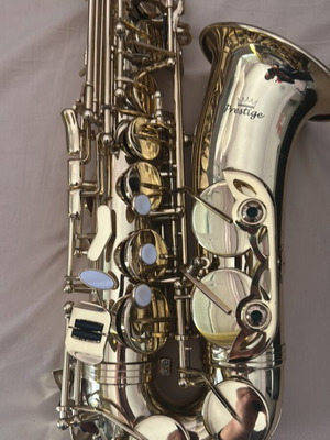 Alto saxophone Prestige like new with cleaning set and hard case