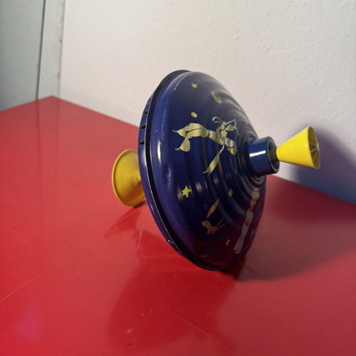 Tin spinning top used, children's toy