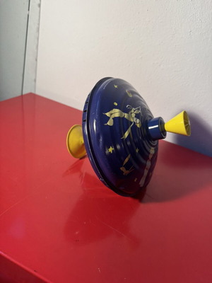 Tin spinning top used, children's toy
