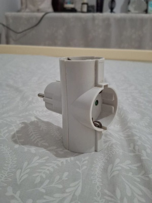 Πολύμπριζο μεταχειρισμένο 3 θέσεων άσπρο χωρίς καλώδιο