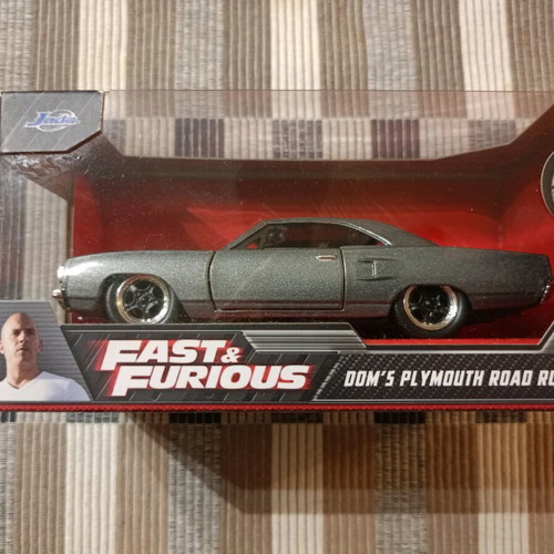 Fast and Furious collectible Dom's Plymouth Road Runner 1:32 like new