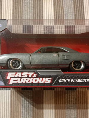 Fast and Furious collectible Dom's Plymouth Road Runner 1:32 like new