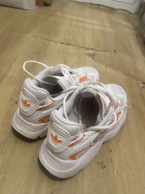 Adidas sneakers size 40, white and orange