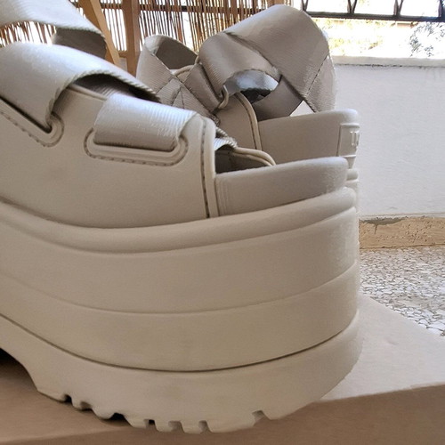 Ugg Women's Platform Beige Like New