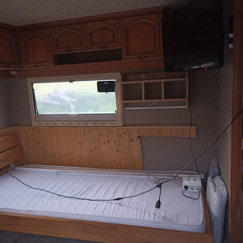 Hobby Prestige Caravan 9 Meters Fully Equipped in Excellent Condition