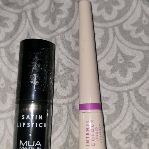 Mua eye liner and satin lipstick Trophy new