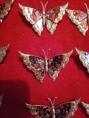 Vintage butterfly brooches like new, colorful