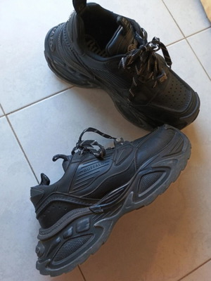 Buffalo black chunky platform sneakers, size 40