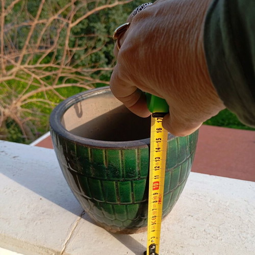 Ceramic flowerpot with unique design like new