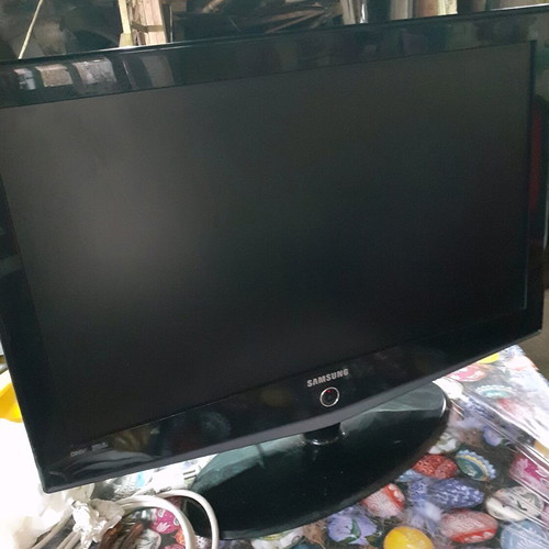 Samsung 32-inch HD TV with decoder