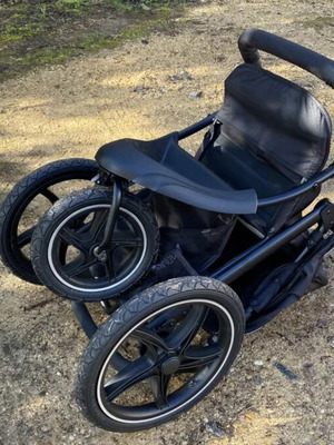 Hauck Runner 2 stroller like new with spare inner tubes gift
