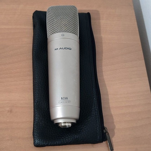 M-Audio Nova microphone with case