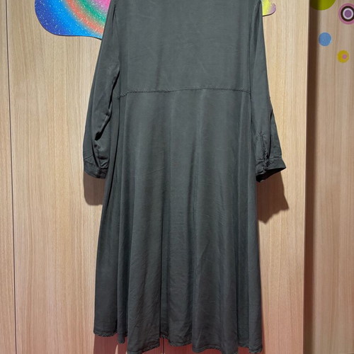 Attrattivo khaki semizie like new