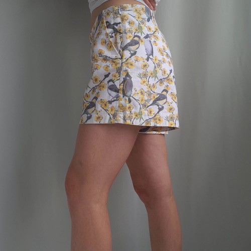 Desigual women's floral shorts with embroidered butterflies, size 40 M/L W30"