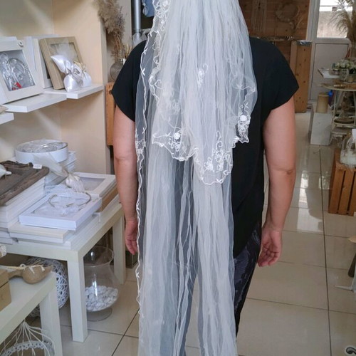 Wedding veil like new, embroidered tulle with sequins and beads