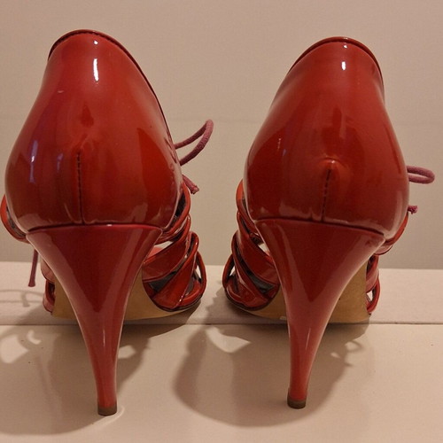 Amuleti Fuchsia Leather Peep Toe Sandals like new, cut outs & laces