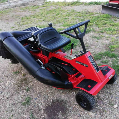 Snapper lawn tractor like new, 14 Hp, 150-liter grass catcher