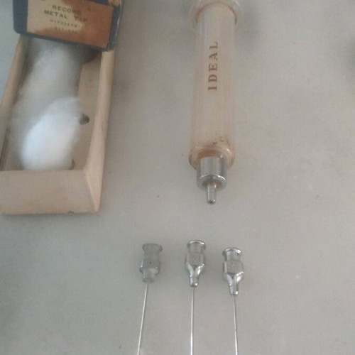 Glass syringe used