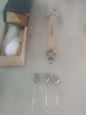 Glass syringe used