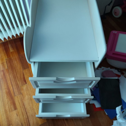 Multifunctional wooden crib bed used with mattress and changing table