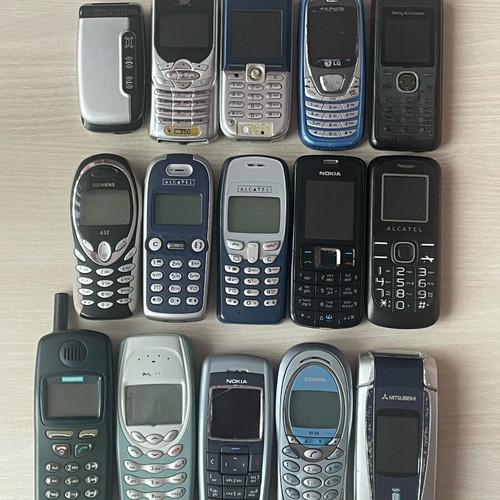 Vintage phones used, pack of 15 retro models