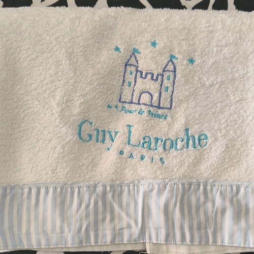 Children's bath towel Guy Laroche like new