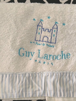 Children's bath towel Guy Laroche like new