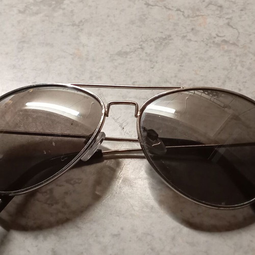 H&m kids sunglasses with 2-3 marks