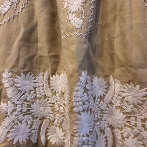 Linen dress Zara medium size like new with embroidery beige