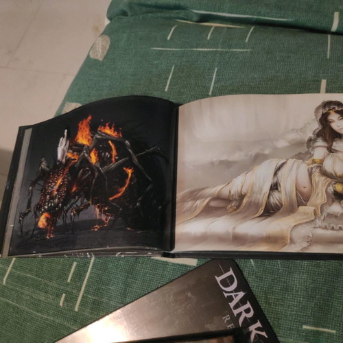 Dark Souls artbook used with soundtrack and behind the scenes DVD
